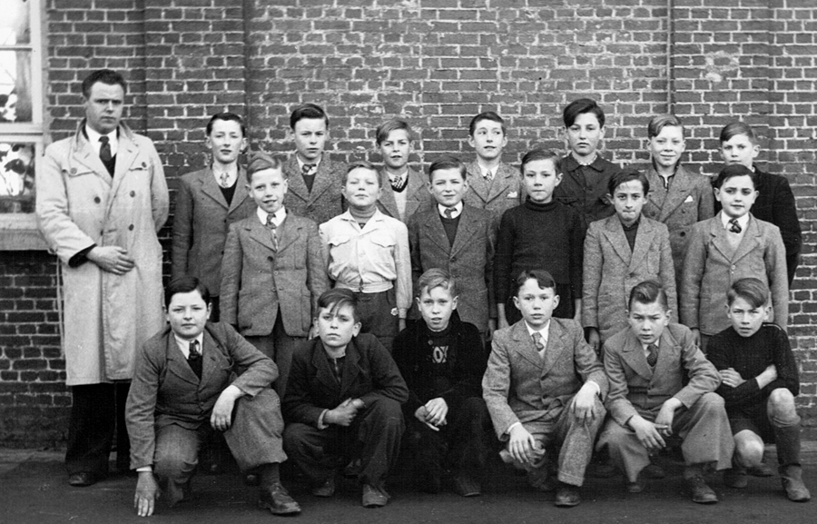 Klasfoto van de klas van Achiel De Meirschman in 1949